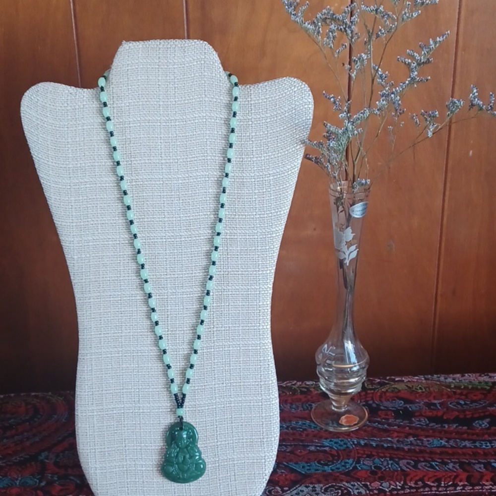 💜Carved Green Jade Pendant Necklace ✨️ - Picture 1 of 8